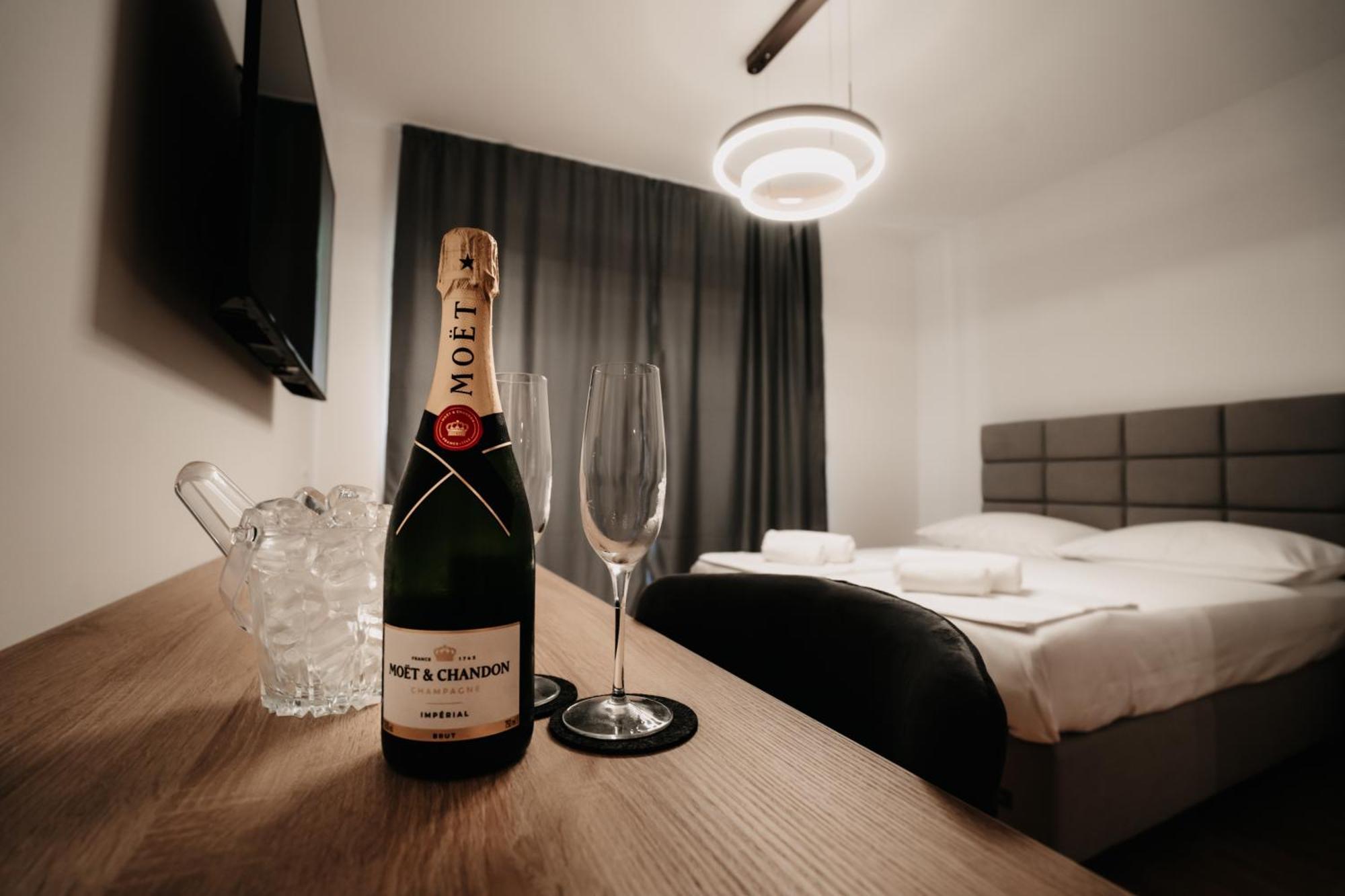 Apartamento Toro Hospitality Mostar Exterior foto
